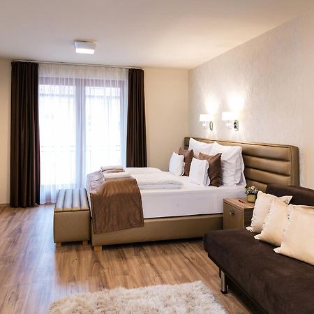 Foter Rezidencia 3 Lägenhet Győr Exteriör bild